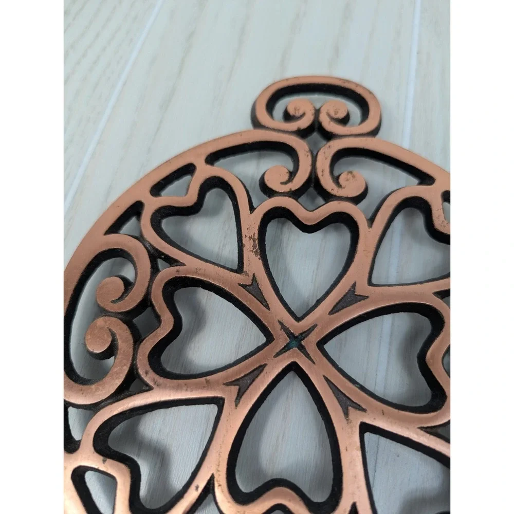 Pampered Chef 2007 copper metal trivet hearts scrolls